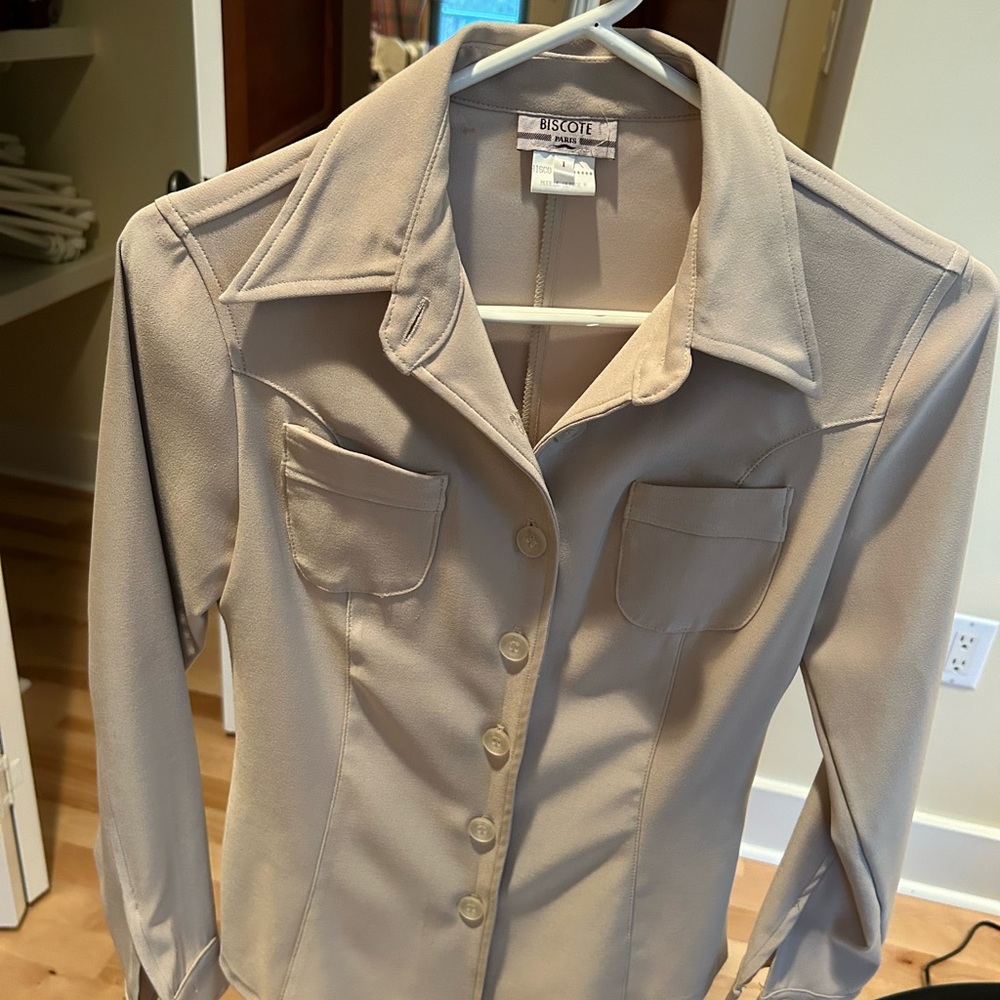 Biscote Paris pant suit. Fitted. European size pants 38 and Jacket size 1